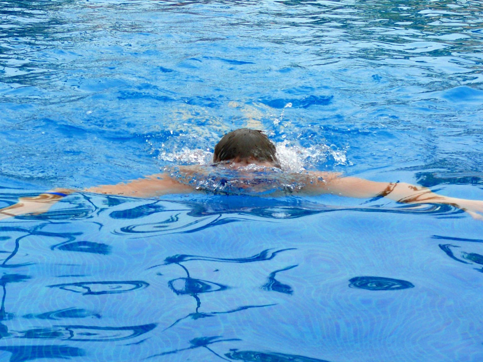 Insolite Rencontre Internationale De Nageurs Naturistes Au Piscine Naturiste Paris