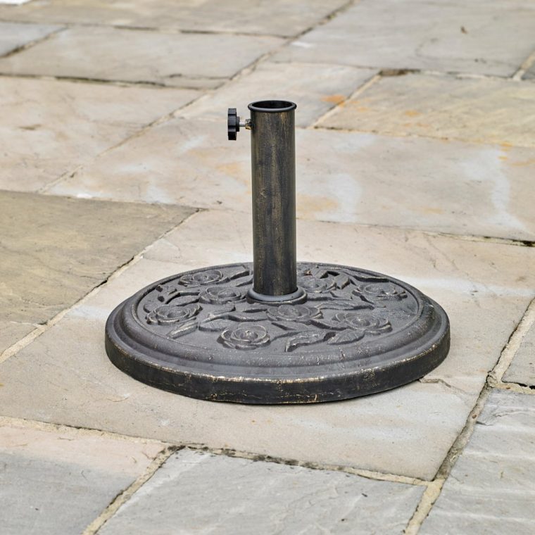 fabriquer un pied de parasol en béton