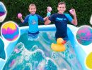 Bath Bomb Challenge Dans La Piscine ! concernant Swan Et Neo Piscine