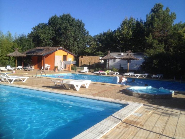 Camping De La Chapelette, Saint-Martin-De-Crau, France ... tout Piscine Saint Martin De Crau