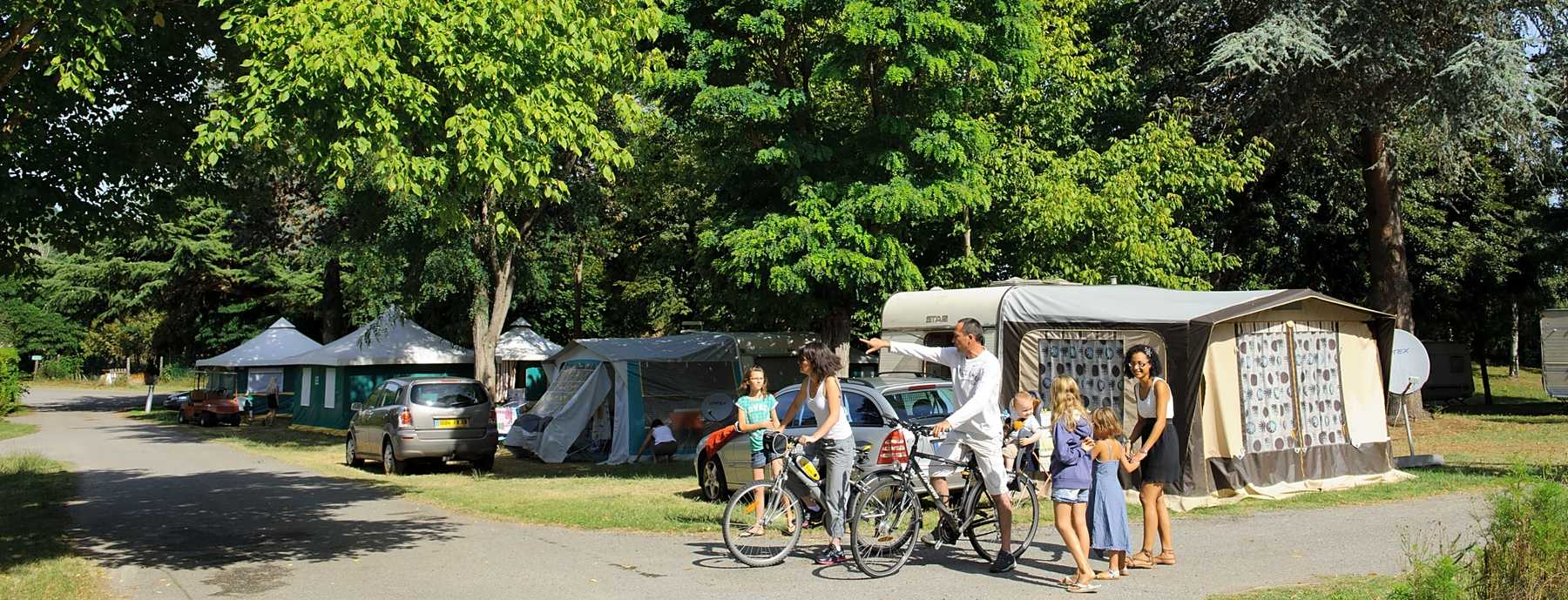 Camping L'apamée, Pamiers - Tarifs 2020 - Pitchup® pour Camping Ariège Avec Piscine