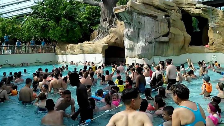 Center Parcs - Lac De L'ailette - Clapping Piscine Finale ... pour Center Parc Piscine