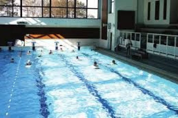 Centre Nautique Pierre Mendès France - Piscine À Saint ... intérieur Piscine St Priest