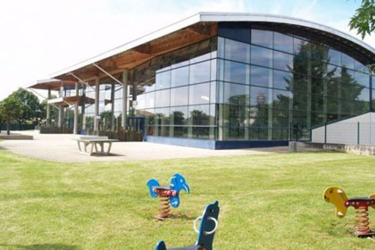 Centre Nautique - Piscine De Chassieu - Horaires, Tarifs Et ... encequiconcerne Piscine Chassieu