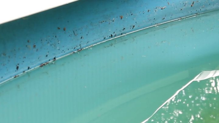 Comment Nettoyer La Ligne D'eau D'une Piscine Hors Sol Ou Enterrée ? encequiconcerne Ligne D Eau Piscine