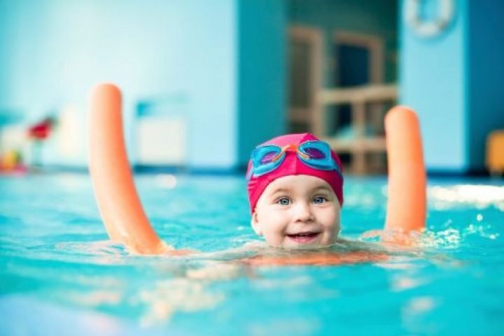 Cours De Natation Pour Jeunes Enfants - Guide-Piscine.fr concernant Cours De Piscine
