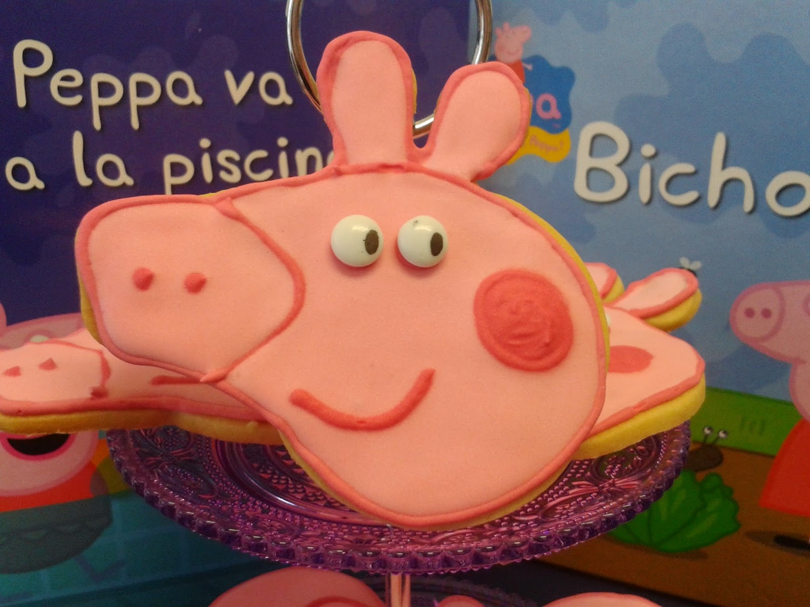 Galletas Peppa Pig Decoradas Con Glasa Real encequiconcerne Peppa Pig À La Piscine