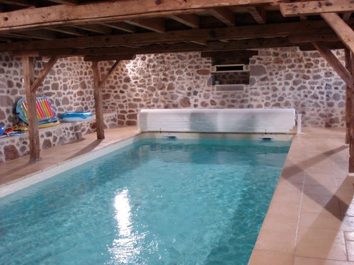 Gîte Piscine Privée Intérieure Chauffée À 32 Degrés - Labesserette tout Gite Avec Piscine Interieure Et Jacuzzi