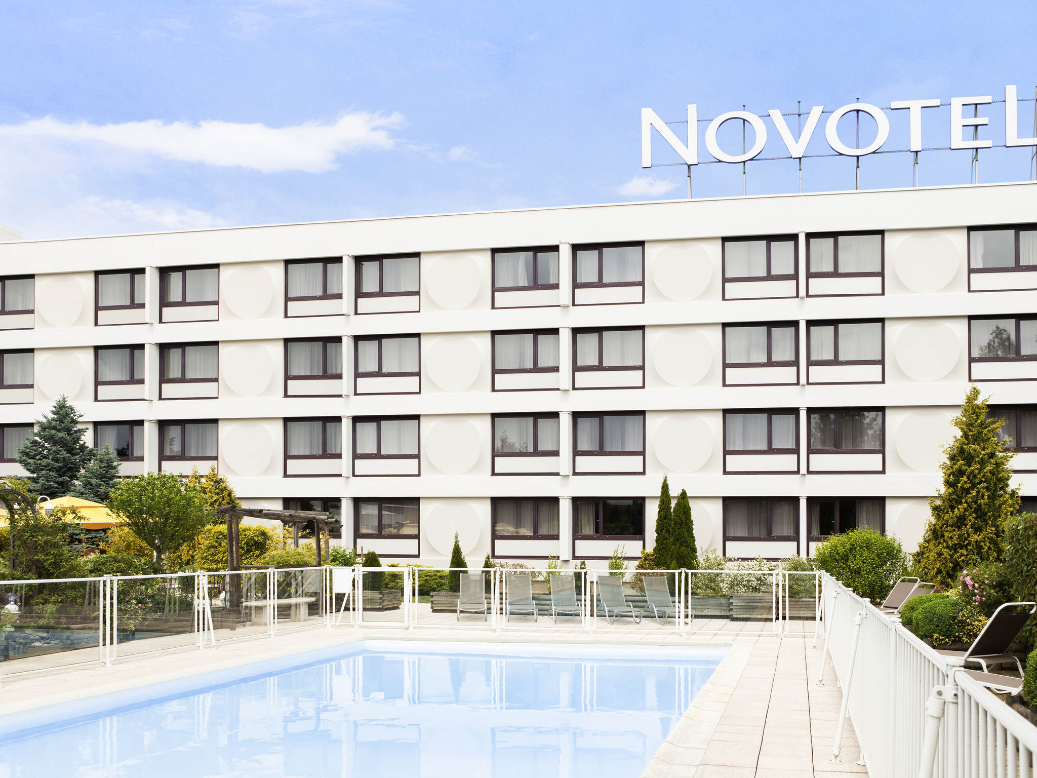 Hôtel À Laxou - Novotel Nancy encequiconcerne Piscine Ronde Nancy