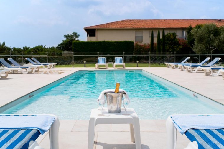 Hôtel Ariane (Fransa Fos-Sur-Mer) - Booking dedans Piscine Fos Sur Mer