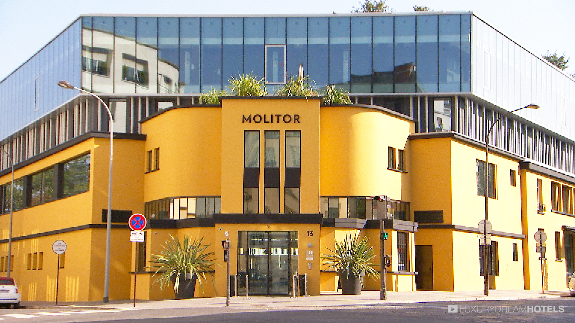 Hotel Molitor Paris By Alain Derbesse Architects – Bar Furniture serapportantà Restaurant Piscine Molitor