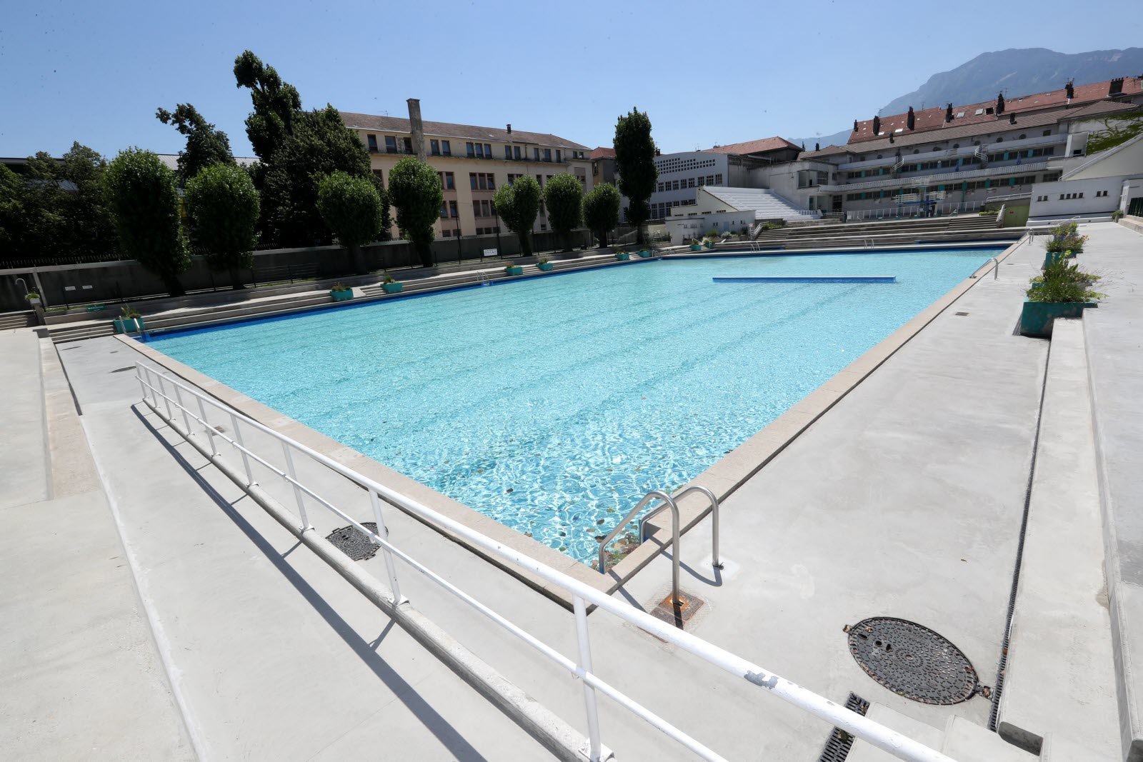 Isère-Sud | Grenoble : Réouverture Progressive De La Piscine ... à Piscine Bron