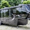 Jetez Un Oeil À Ce Camping-Car Grand Luxe Complètement Fou ... destiné Camping Car De Luxe Avec Piscine