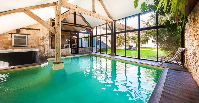 Le Clos Des Vignes • Suite Avec Jacuzzi & Restaurant Romantique à Hotel Avec Piscine Normandie Le Clos Des Vignes • Suite Avec Jacuzzi & Restaurant Romantique à Hotel Avec Piscine Normandie