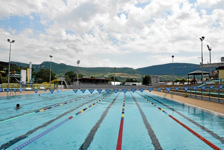 Millau : La Rénovation De La Piscine Fait Des Vagues ... encequiconcerne Piscine Millau