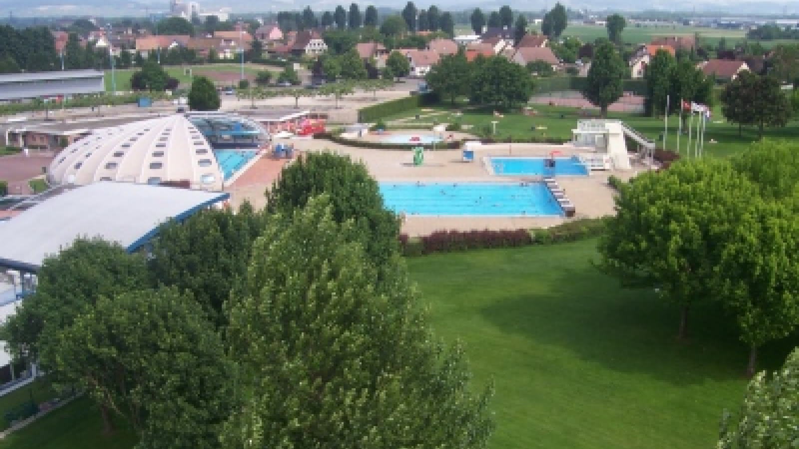 Ottmarsheim Swimming Pool - Ottmarsheim | Visit Alsace avec Piscine Ottmarsheim