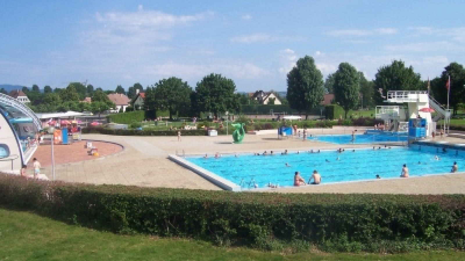 Ottmarsheim Swimming Pool - Ottmarsheim | Visit Alsace concernant Piscine Ottmarsheim