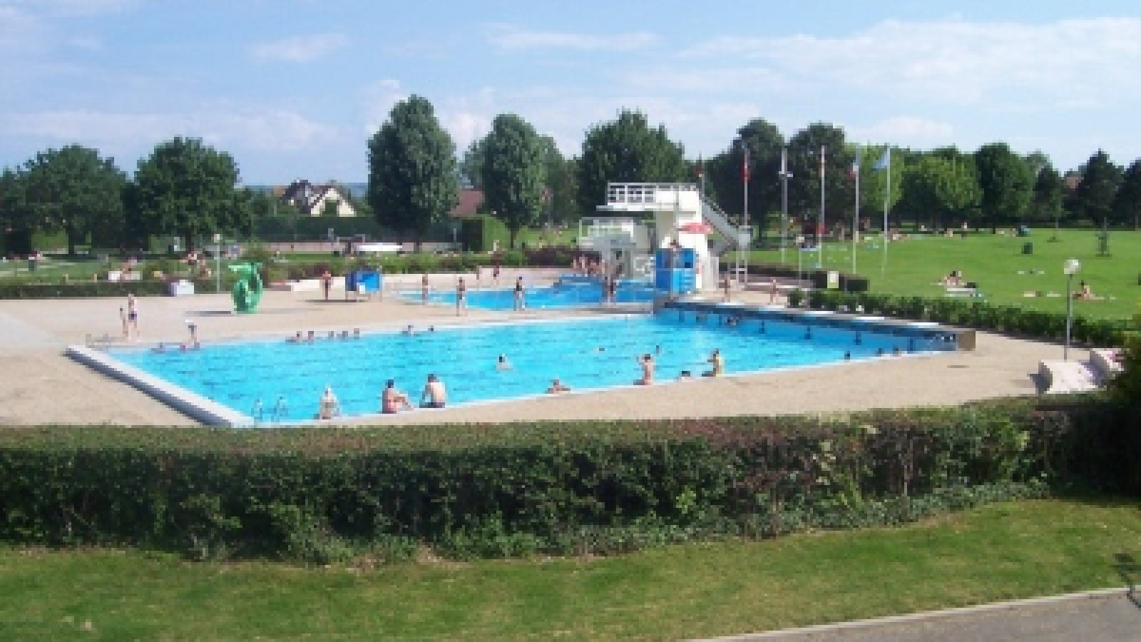 Ottmarsheim Swimming Pool - Ottmarsheim | Visit Alsace pour Piscine Ottmarsheim