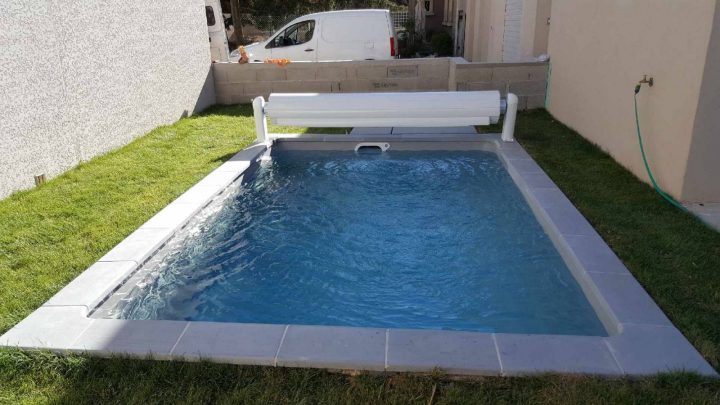 Piscine 4X2.5 Avec Volet Roulant Hors Sol - Piscines Sud Evasion encequiconcerne Piscine 4X2
