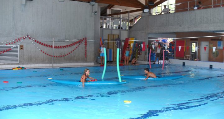 Piscine À Laudun L'ardoise. Loisirs-Reductions.fr intérieur Piscine Laudun