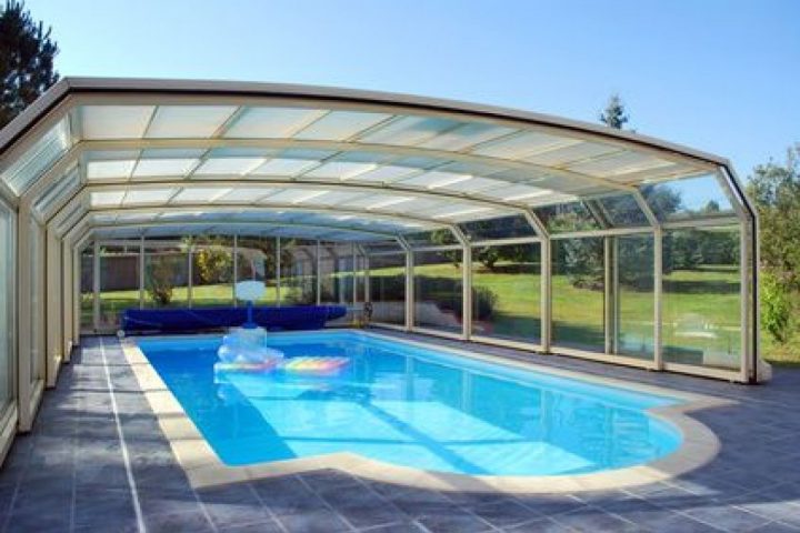 Piscine Couverte : Quel Prix Pour Votre Installation De Rêve ... avec Prix Piscine Couverte