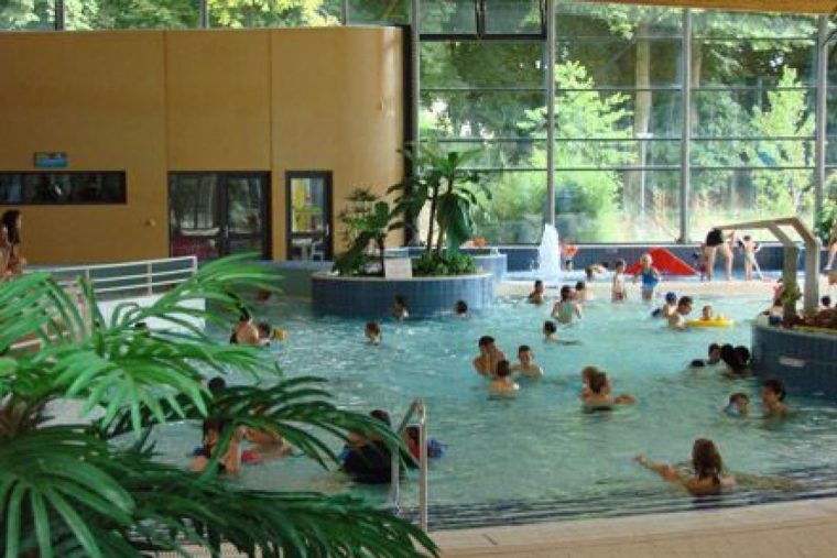 Piscine De Landivisiau - Horaires, Tarifs Et Téléphone ... avec Piscine Landivisiau