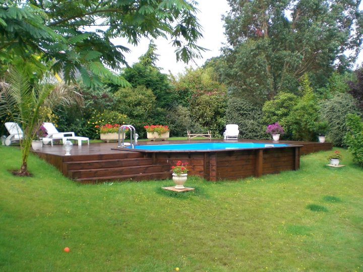 Piscine Hors-Sol En Bois Semi-Enterrée Sur Terrain En Pente ... pour Piscine Semi Enterrée Leroy Merlin