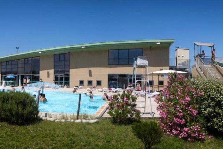 Piscine La Perle D'eau À Lablachère - Horaires, Tarifs Et ... intérieur Piscine Lablachere