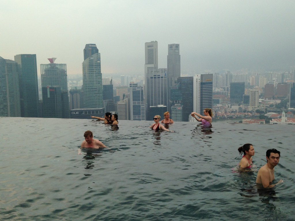 Singapour, Hotel Marina Sand Bay, La Piscine Au 57 Eme Éta ... concernant Piscine Singapour