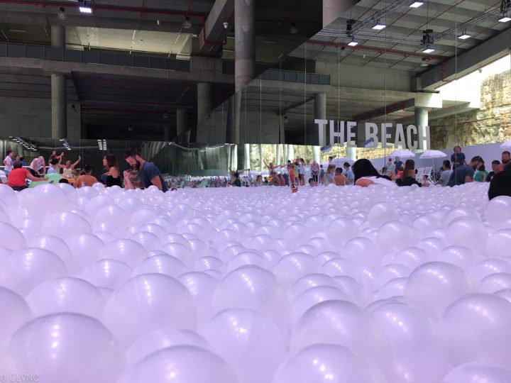 The Beach : La Piscine À Balles Géante Qui Vous Fait ... tout Piscine A Balle Geante