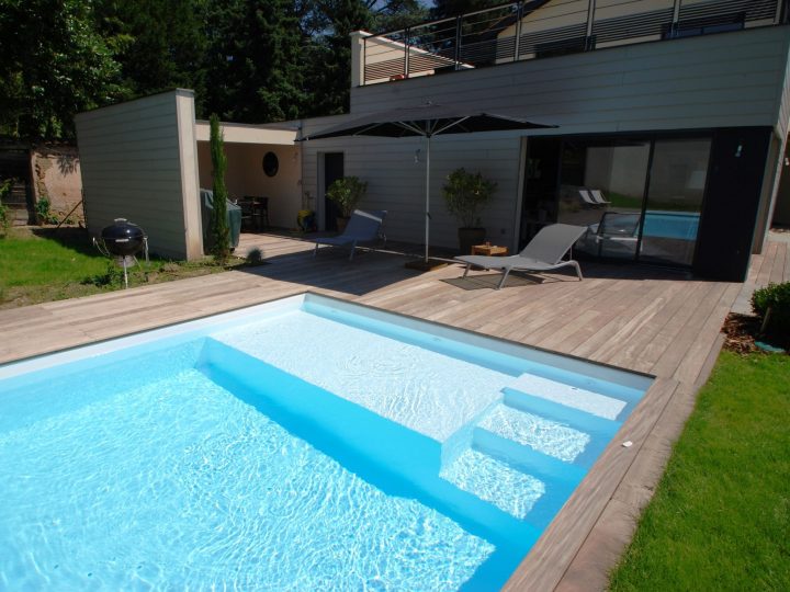 Votre Escalier Piscine Pury Piscines Constrction Piscine Yverdon pour Escalier Piscine À Poser Sur Liner