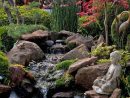 Génial La Petite Chute D'eau De L'étang De L'aménagement ... encequiconcerne Petit Jardin Paysager