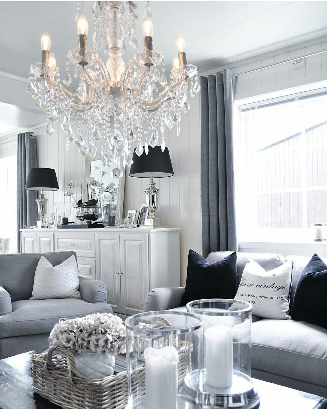 Salon Gris Et Blanc. White And Grey Living Room. Cosy ... encequiconcerne Salon Gris Et Blanc