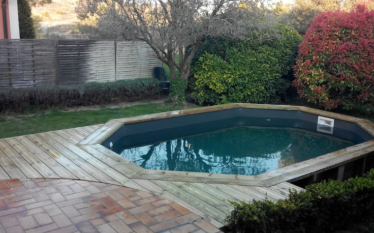 piscine octogonale en bois
