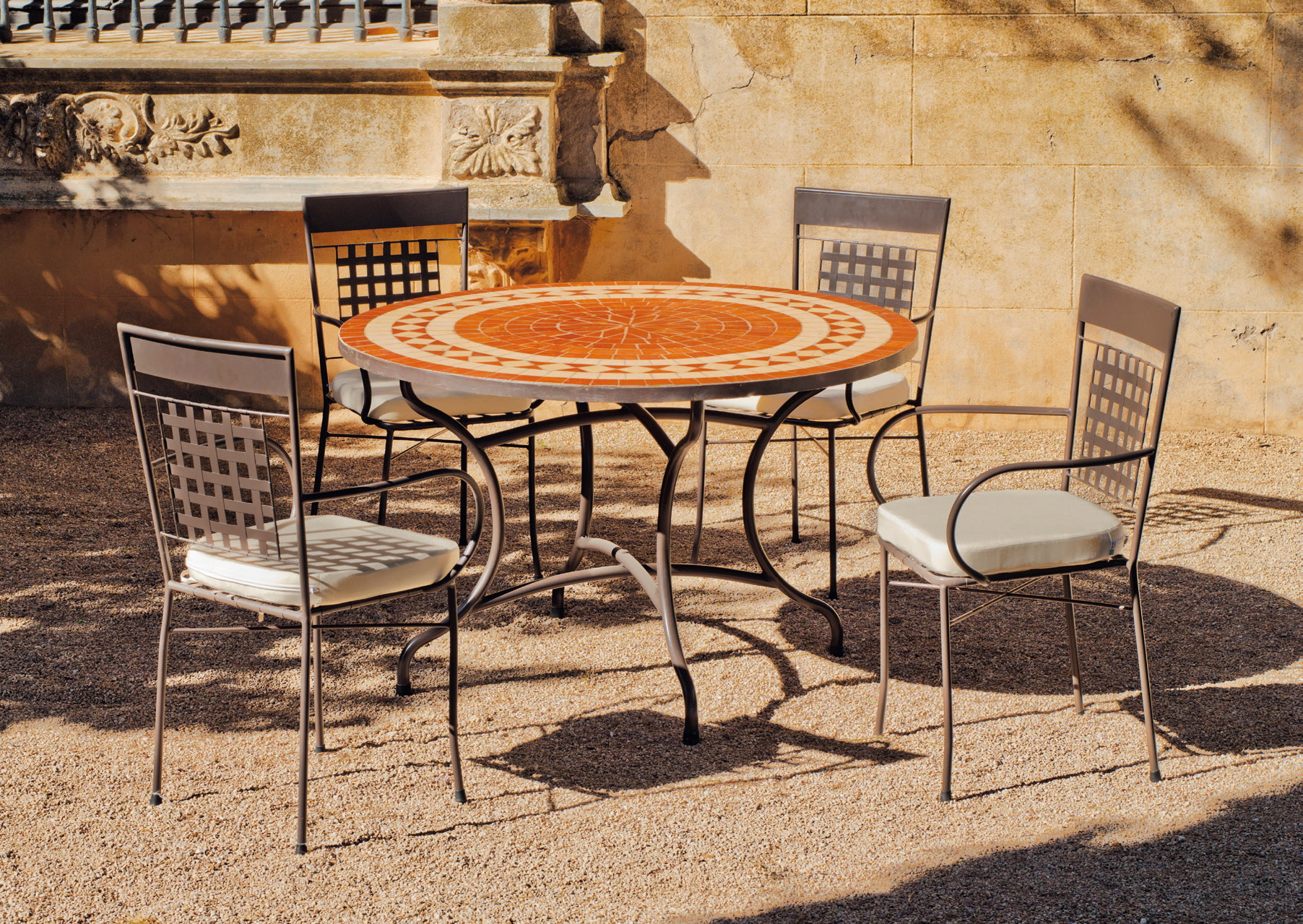 Bien Choisir Un Salon De Jardin En Fer Forgé Pas Cher ... intérieur Salon De Jardin En Fer