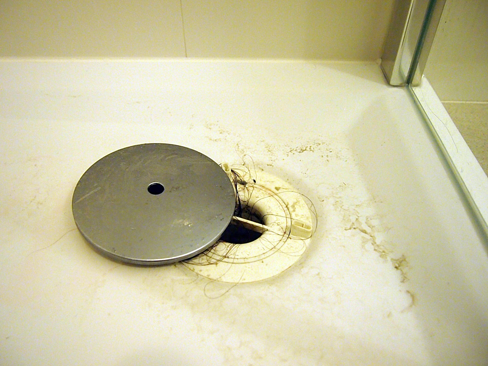 Comment Déboucher Une Douche En 5 Étapes Faciles - Comment ... concernant Mauvaise Odeur Dans La Douche