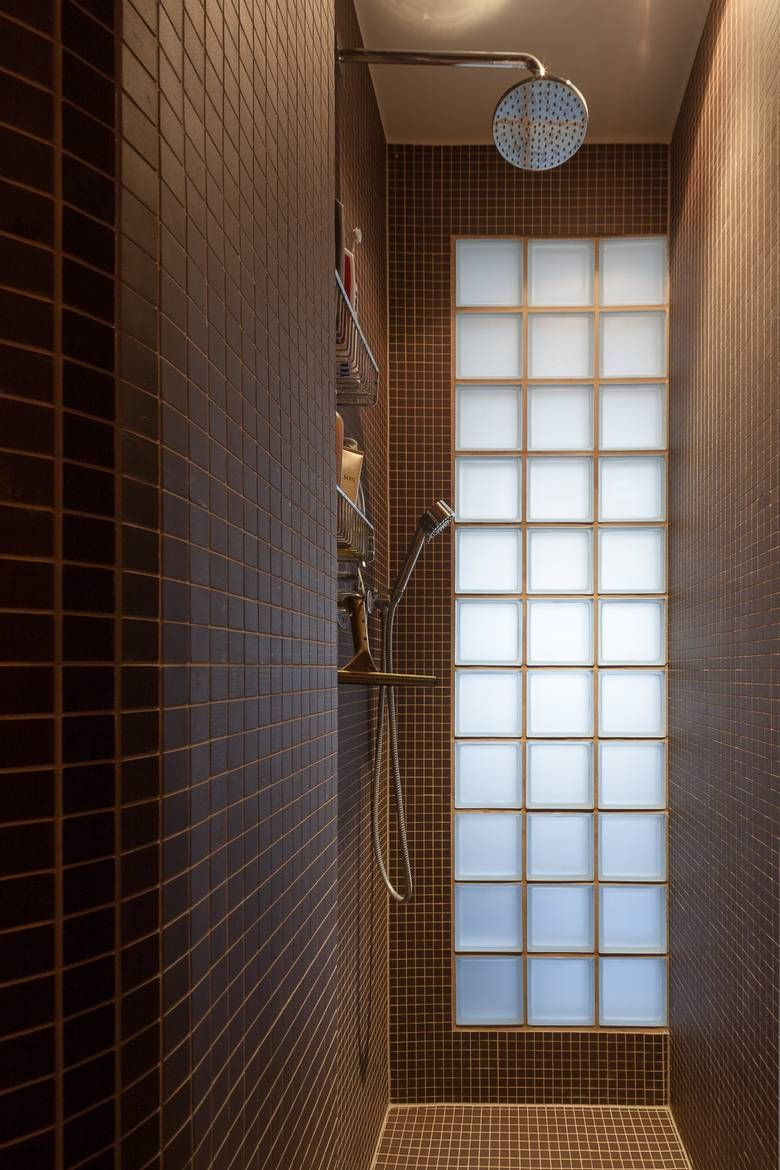 Dark Bathroom | T03 / Studio Karhard | Architecture | Pavé ... concernant Bloc Douche