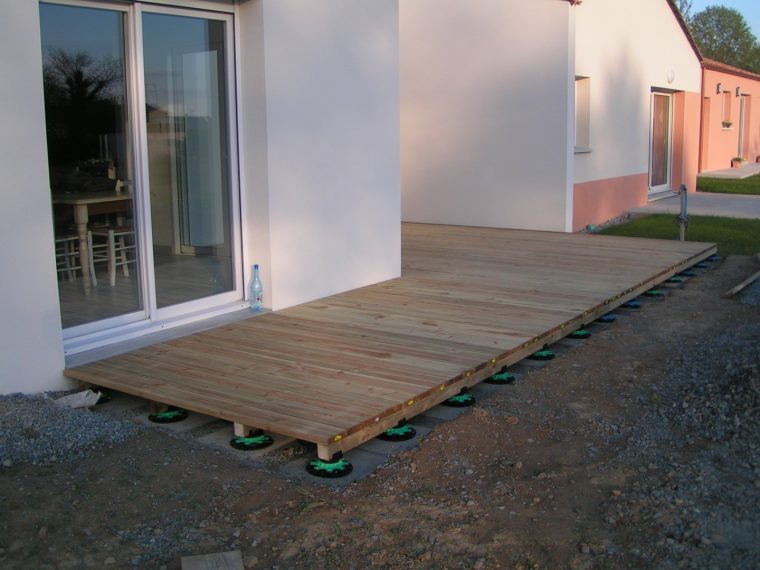 Faire Sa Terrasse Bois Pas Cher - Veranda-Styledevie.fr dedans Lame De Terrasse Composite Pas Cher