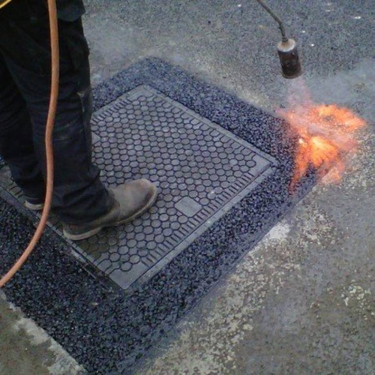 Goudron Pour Toiture ; Comment Choisir Les Meilleurs En ... dedans Goudron Etancheite Toiture