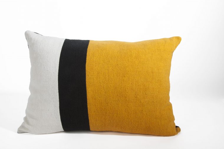 Housse De Coussin Sicilia Jaune Tournesol En Toile De ... dedans Coussin Jaune Et Bleu