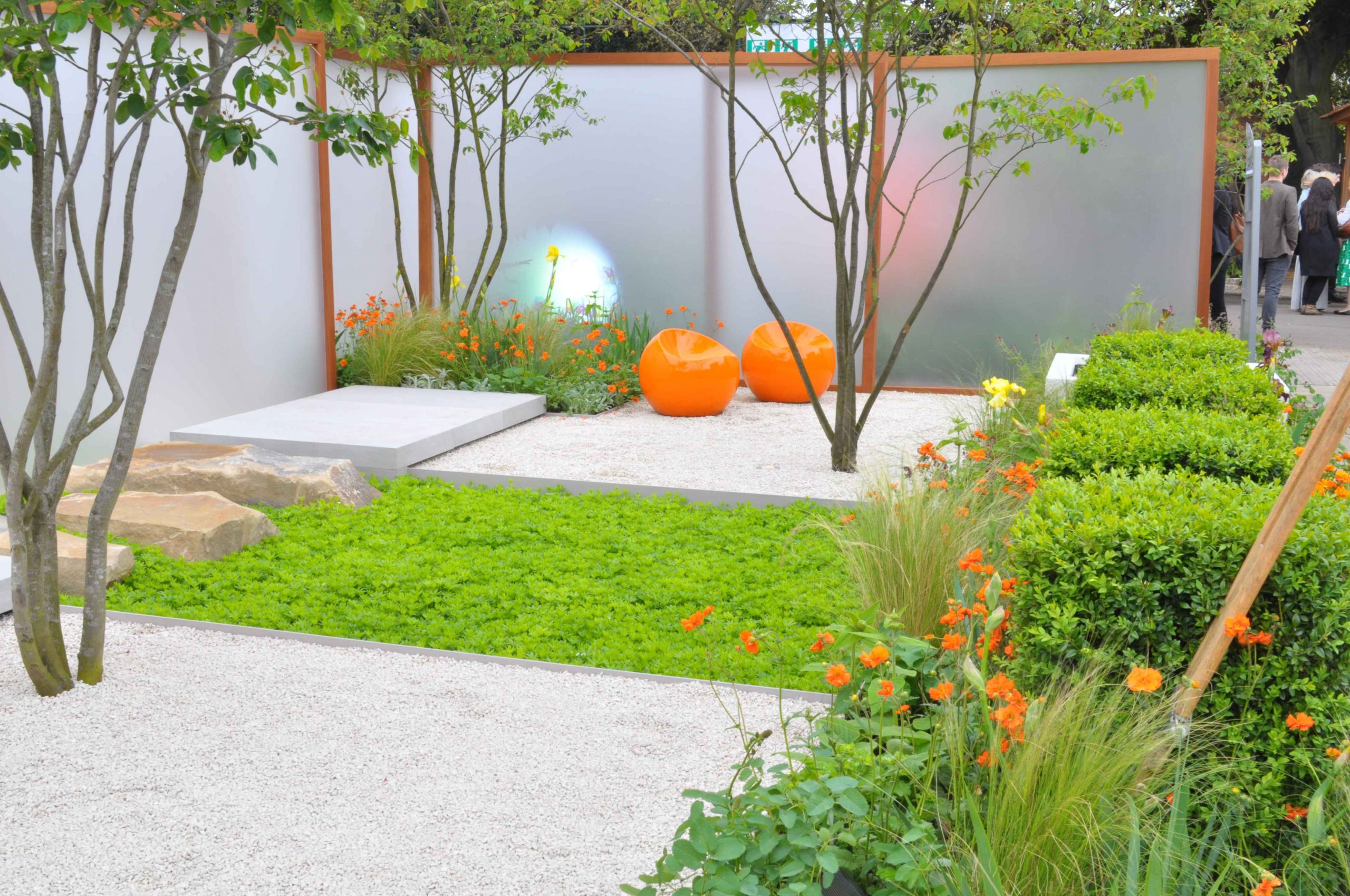 Jardin Zen : Un Petit Jardin De Ville Aménagé Avec Des ... dedans Jardin Zen Deco