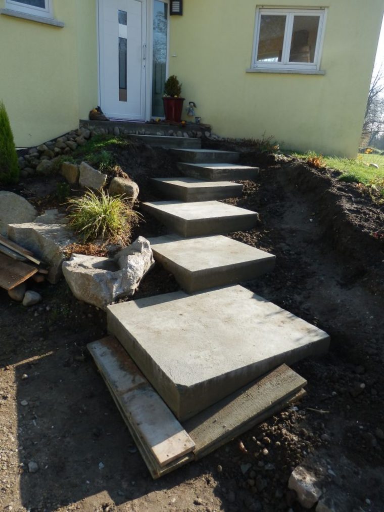 Que Mettre Sur Les Marches Béton De L'Escalier Extérieur? dedans Amenagement Escalier Exterieur