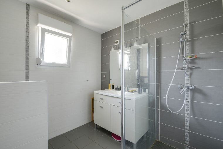 Salle De Bain | Constructeur Maison, Douche Italienne, Maison dedans Bain Douche Nancy