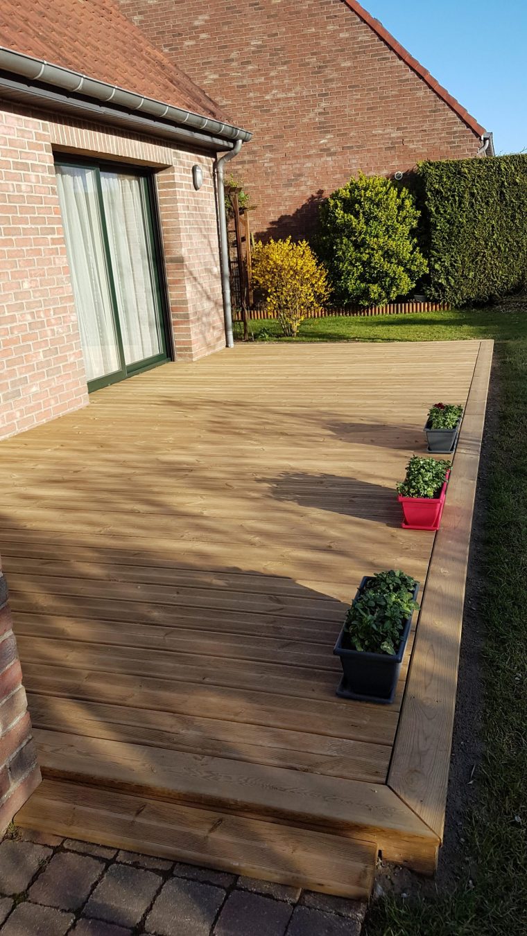 Terrasse En Bois Naturel Ou Bois Exotique Dans Le Nord Pas ... destiné Toit Terrasse Bois Ou Beton