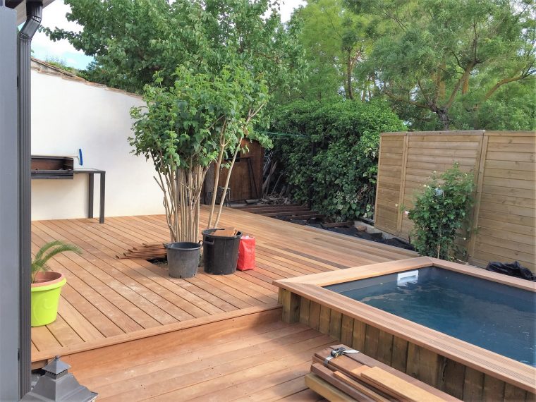 Tour D'Une Piscine Bois En Bois Exotique Itauba Sur ... dedans Terrasse Sur Piscine