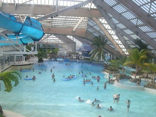 Aquaboulevard, Paris Is The Largest Indoor Water Park In Europe. It ... intérieur Aqua Bourvard Pisine