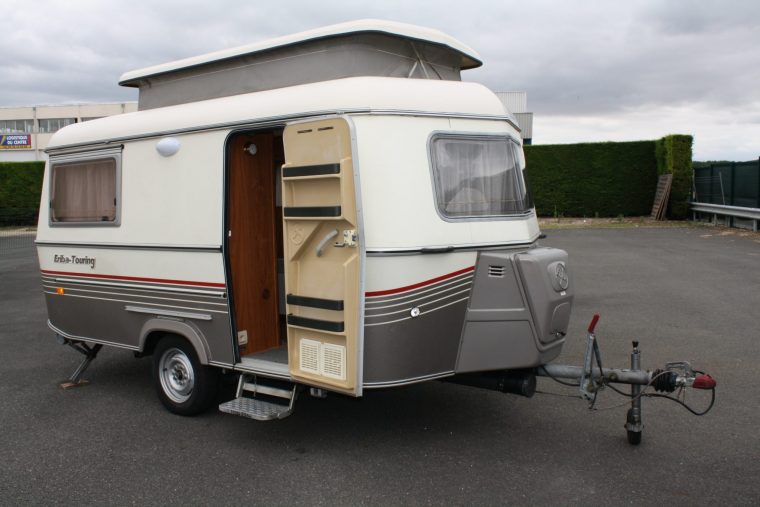 caravane compacte 4 places