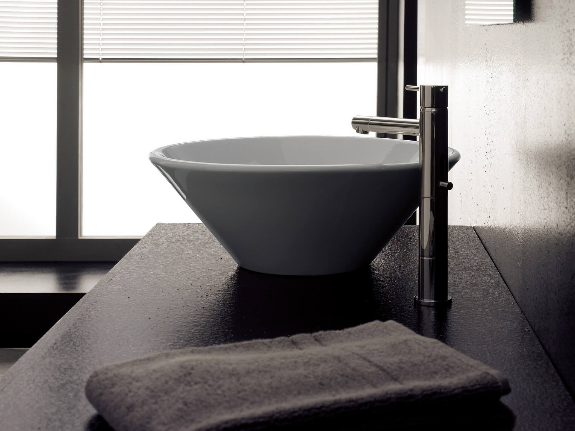 Que Choisir Entre Une Vasque Et Un Lavabo Pour Embellir Votre Salle De ... à Lavabo Salle De Bain Moderne Ûn