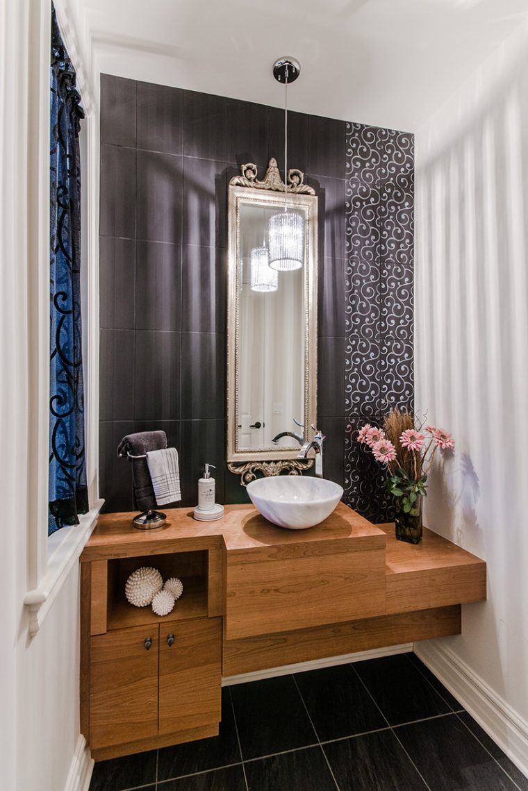 Salle De Bains Classique Et Meuble-Lavabo En Bois De Cerisier destiné Lavabo Salle De Bain Moderne Ûn