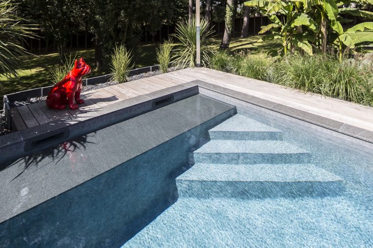 escalier plastique pour piscine hors sol